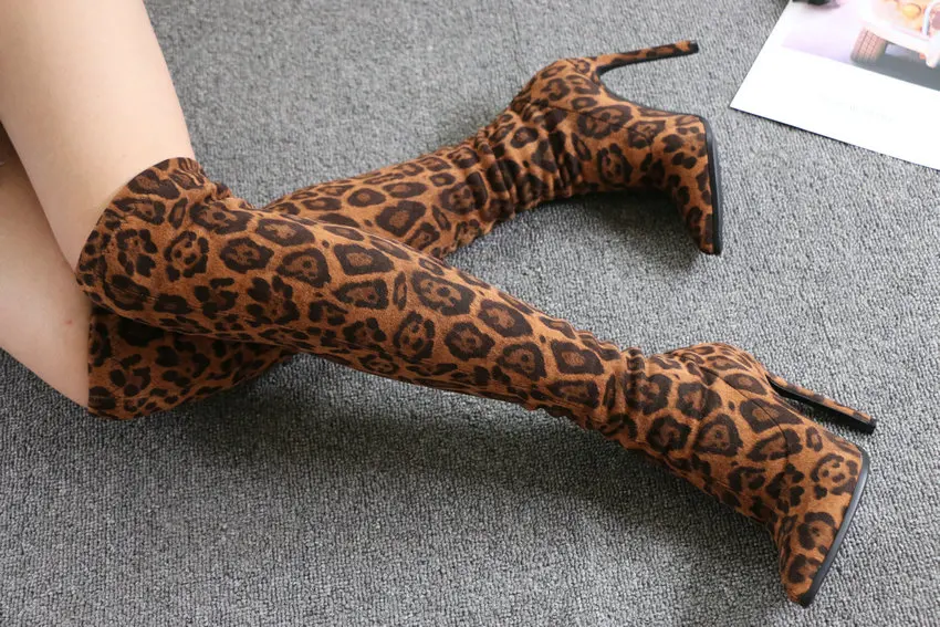 QUTAA/ без шнуровки пикантные женские туфли с острым носком и леопардовым ткани стрейч ботфорты; женские сапоги на высоком каблуке зимние сапоги Размеры 34–43