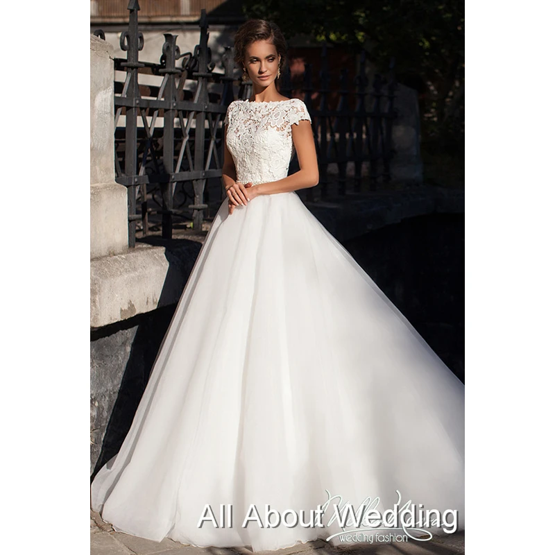 Dentelle Corset Robes De Mariée robe de Bal En Organza Tulle Couche À Manches Courtes Robe
