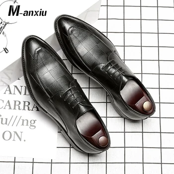 

M-anxiu Personality Embossed Business Leather Shoes Fashion Casual Party Shoes Man Career Work Shoes Wedding Banquet Shoes