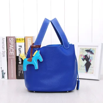 

Camelia Bucket Bag Genuine Cow Leather Celebrity HandbagCamelia Bucket Bag Genuine Cow Leather Celebrity Handbag