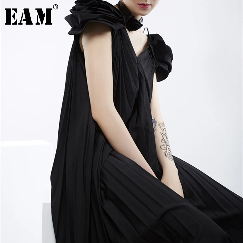 

[EAM] 2019 New Spring Summer V-Neck Sleeveless Stitch Pleated Stereoscopic Decoration Loose Big Size Dress Women Fashion JY780