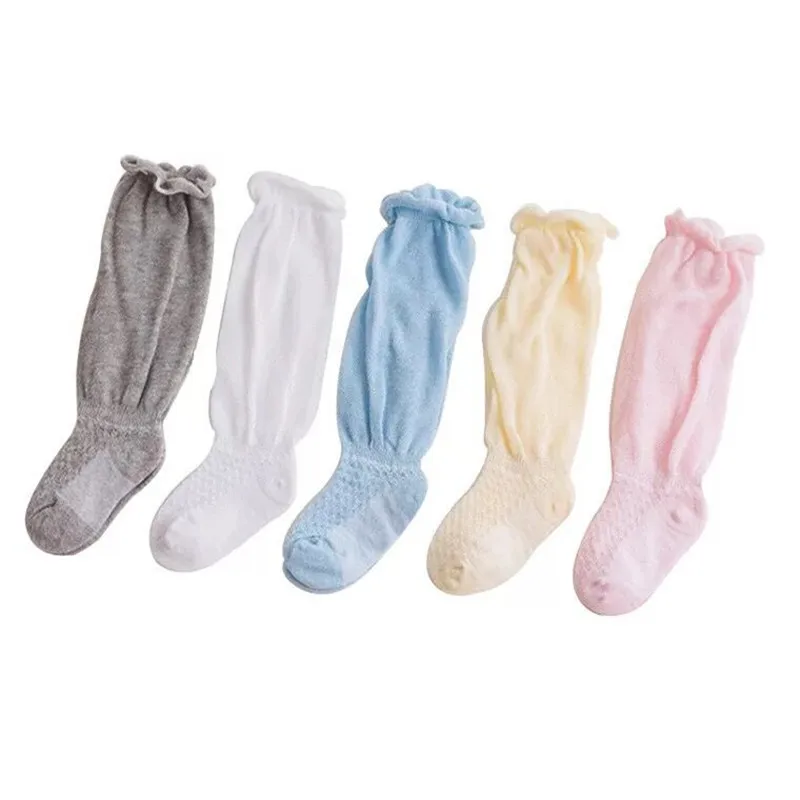 Летние Хлопковые носки для малышей для маленьких девочек Карамельный цвет анти-москитные носок с отверстием младенческой колено высокие дышащие гольфы для детей