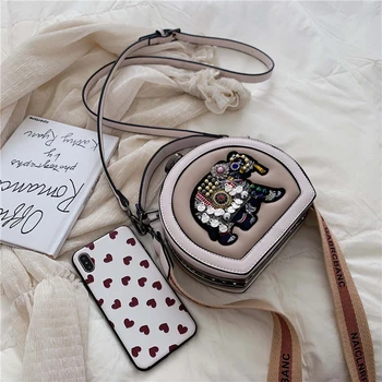 

2019 fashion simple round bag women's designer handbag high quality PU leather embroidery single shoulder bag qq559
