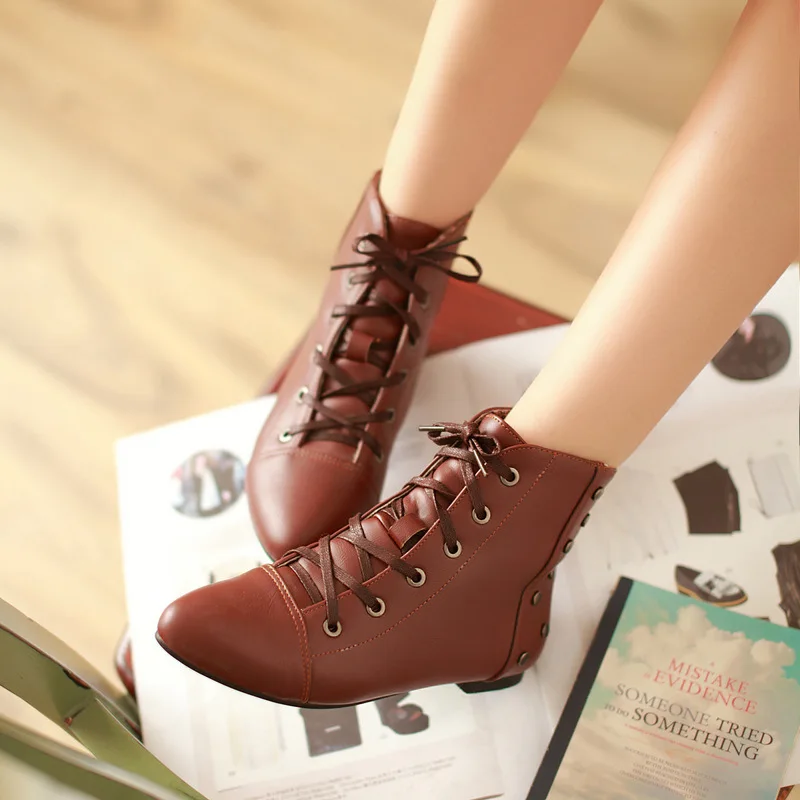 Pisos botines nuevo 2015 marca de verano y de invierno Botas cortas Botas  femeninas remache mujeres Martin Botas de moto 34 39|motorcycle jet|boot  fashionmotorcycle racing leather suits - AliExpress