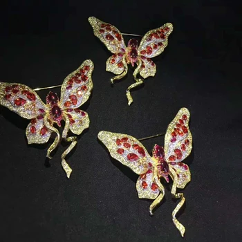 

Qi Xuan_S925 Silver Plated Yellow Gold Hand-Inlaid Zircon Red Stone Butterfly Brooch Pin Brooch Silk scarf Buckle Elegant Female