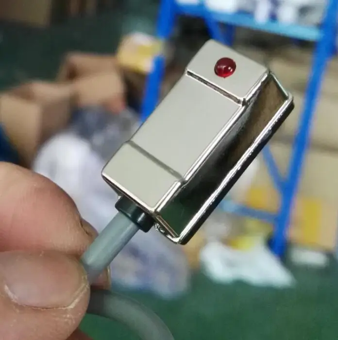

CS1-U cylinder magnet switch AC/DC 0-250VAC