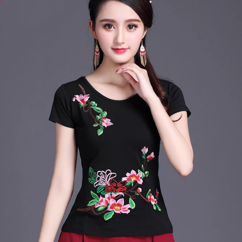 

Vintage T Shirt Women Floral Embroidery Cotont Black and White Ladies T shirts Summer Short sleeve Elegant Casual Femme Tops