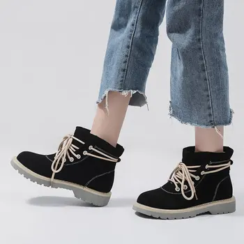 

2018 autumn new fashion simple solid color Martin boots women trend retro style comfortable flat bottom wild casual shoes.