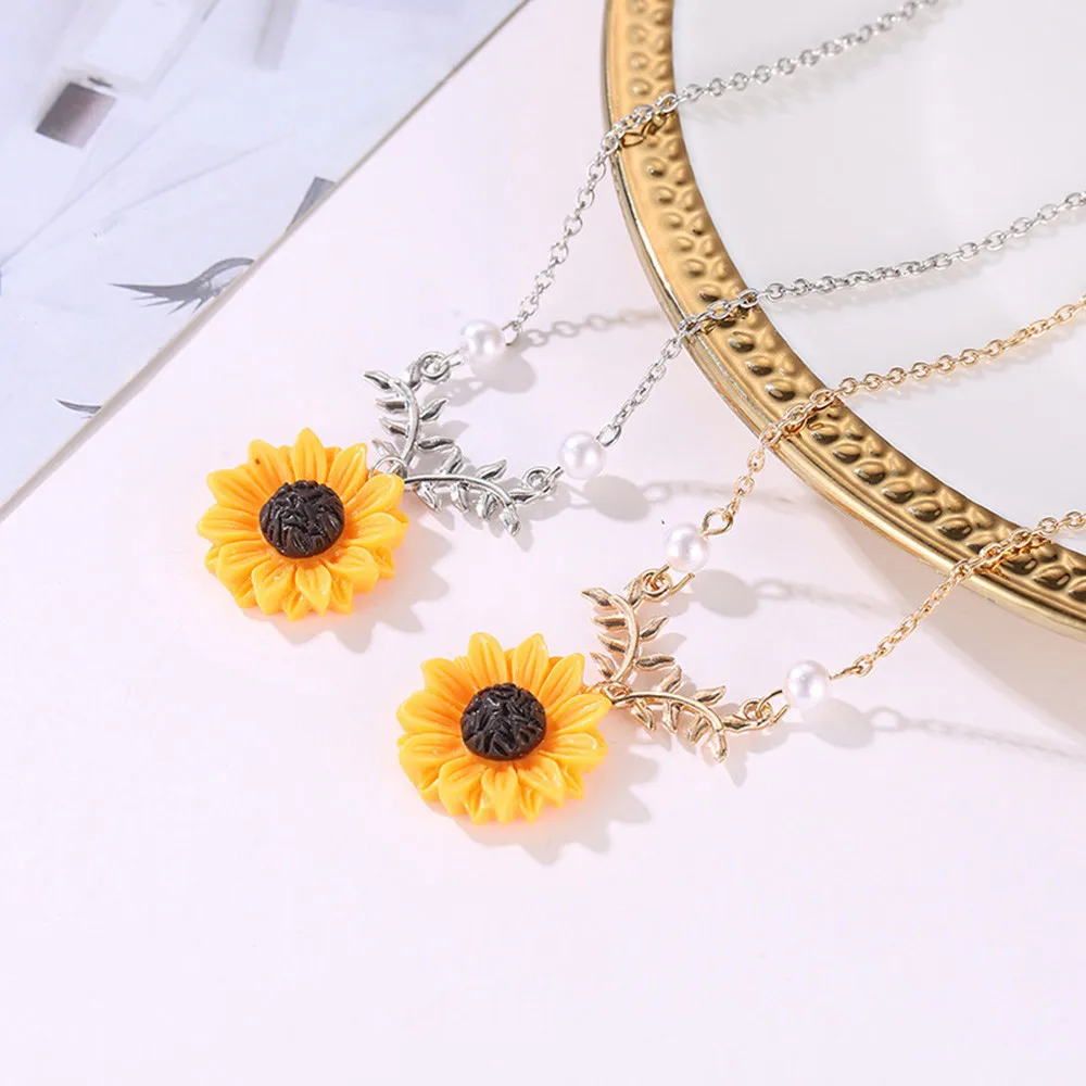 

Necklace for Women Sunflower Pendant Creative Imitation Pearls Jewelry