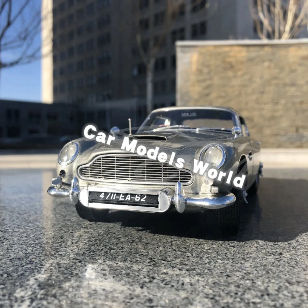 

Diecast Car Model for DB5 1:18 + SMALL GIFT!!!!!