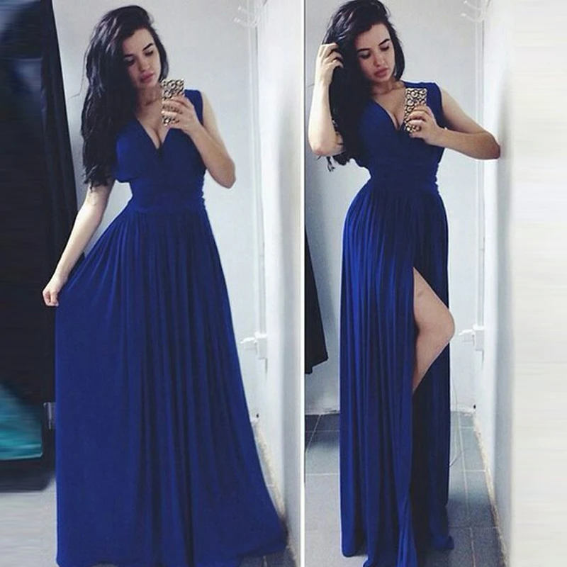 vestido azul royal longo com fenda