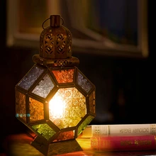 Юго-восточные реминированные винтажные красные медные железные настольные лампы в богемном стиле для спальни, прикроватные ретро многоцветные стеклянные E14 Светодиодный светильник