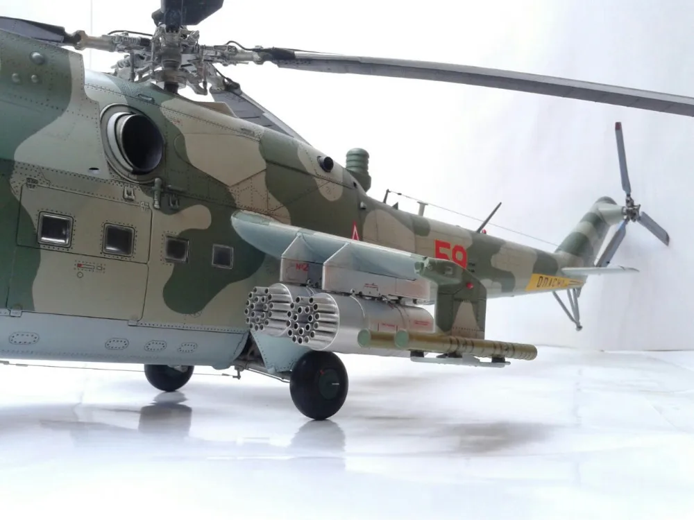 Trumpeter 05103 1/35 Mi-24V задний вертолет