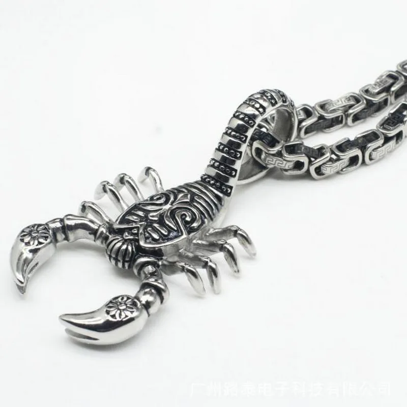 

Titanium steel multi-function edc tool, scorpion fashion titanium steel necklace, scorpion pendant, punk locomotive male