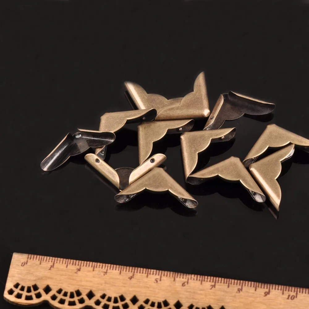 

22x22x5mm 50Pcs Metal Bronze Decorative Scrapbooking Accessories Book Corner DIY Albums Menus Folders Corner Protectors C1739