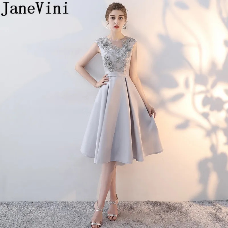 

JaneVini Short Grey Cocktail Dresses 2019 Knee Length Lace Appliques Pearls Party Dress Elegant Lace-Up Back Women Formal Gowns