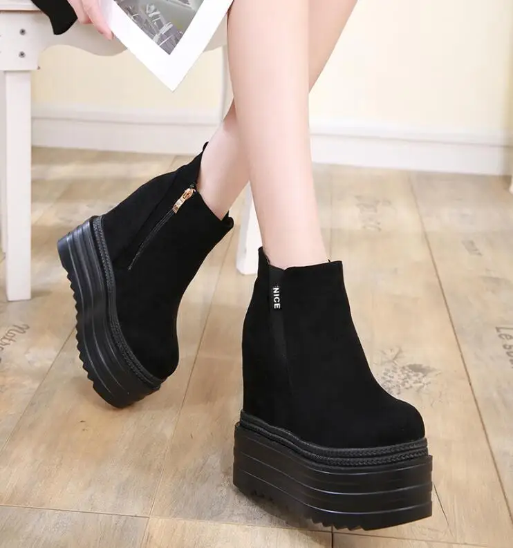 

Autumn and winter new slope with a short increase in Martin thick-soled cakes slim women's boots