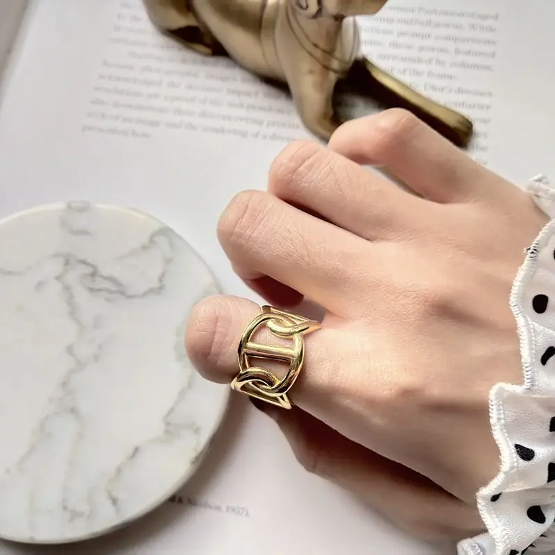 

Silvology 925 Sterling Silver Irregular Openwork Rings Gold Creative Elegant Fashionable Rings For Women Texture Jewelry Charm