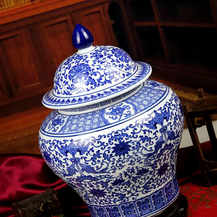 Jingdezhen ceramic ginger jars Antique Porcelain temple jars porcelain ceramic temple jar fish painting blue and white (3)