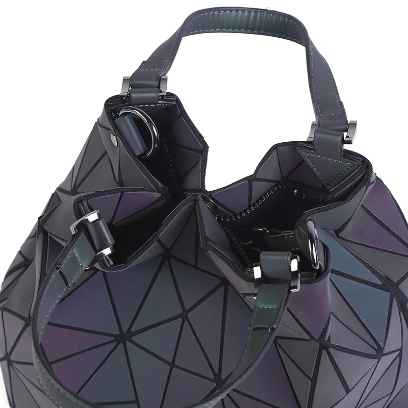 Beste 2018 tas Vrouwen Lichtgevende sac Aktetas Diamond Tote Geometrie Gewatteerde Schoudertassen Laser Vlakte Vouwen Handtassen bolso