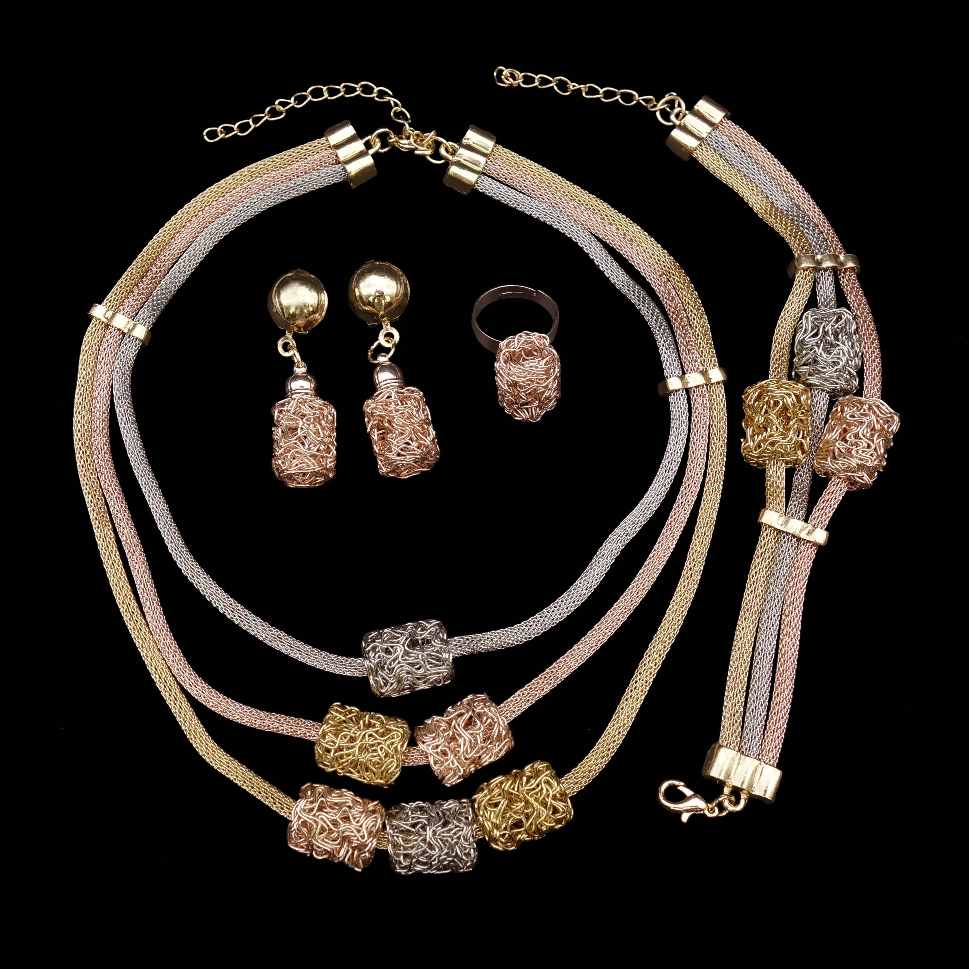 

2019 Dubai Africa three color design wedding engagement bride bridesmaid, fashion party necklace, earrings, rings jewelry set