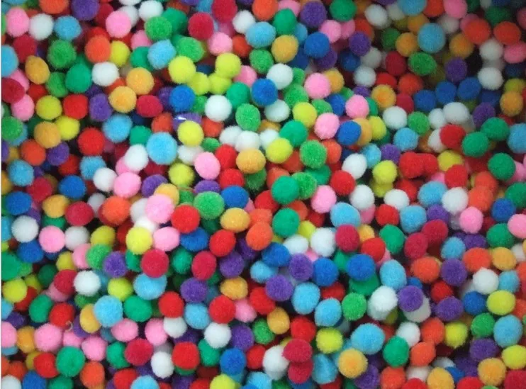 Пластмассовые шарики. Воздушный шарик. Шарики разноцветные для детей. Помпоны мягкие. Шарики мягкие для декора.