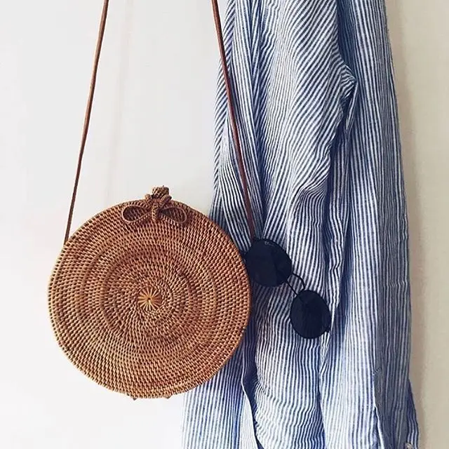 

Vietnam Handmade Rattan woven Round Handbag Vintage Retro Straw Knitted Messenger Bag Lady Fresh Handbag Summer Beach Tote