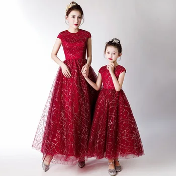 

2019 Summer Korean Style Mother Daughter Dresses Cute O-neck Red Geometric Pattern Long Lace Mother And Daughter Dresses