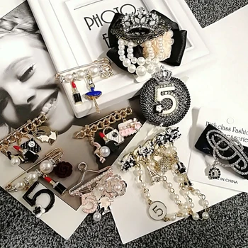 

Mimiyagu Luxury pearl brooch jewelry flowers Lapel Pins No 5 pearls Brooches Jewelry for Women