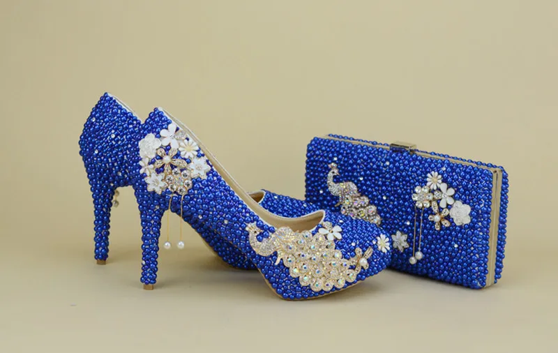 Новинка; женские свадебные туфли с сумочкой в комплекте с жемчужинами; цвет королевский синий; туфли на платформе и высоком каблуке для невесты; женские вечерние туфли с павлином и сумочка в комплекте
