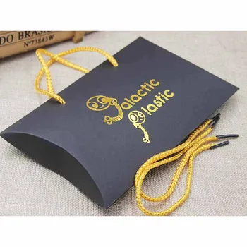 

Personalized logo hanger gift box black background gold foil candy favors/box pillow box with gold string