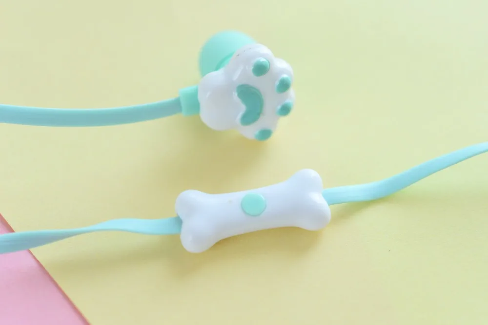 Chiclits 3.5mm in-ear Earphone Cartoon Cat Paw Headphone With Microphone Pack Boxes  for iPhone Samsung Android (17)
