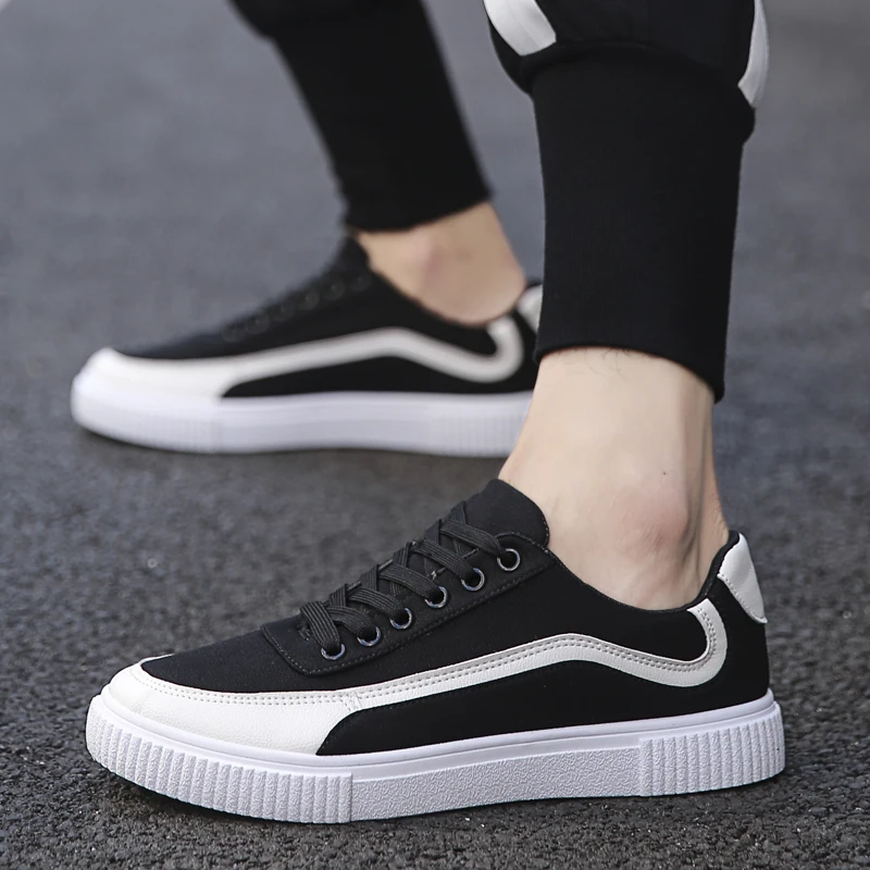 

Canvas Shoes male 2018 Fashion Lightweight Outdoor casual Men Vulcanized Shoes Lace-up Casual black sneakers men Youth trend