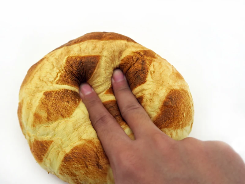 6pcs/lot,Crisp large pineapple bun,Original packaging,Big bread squishy,Slow rebound,Have a slight aroma,Free shipping