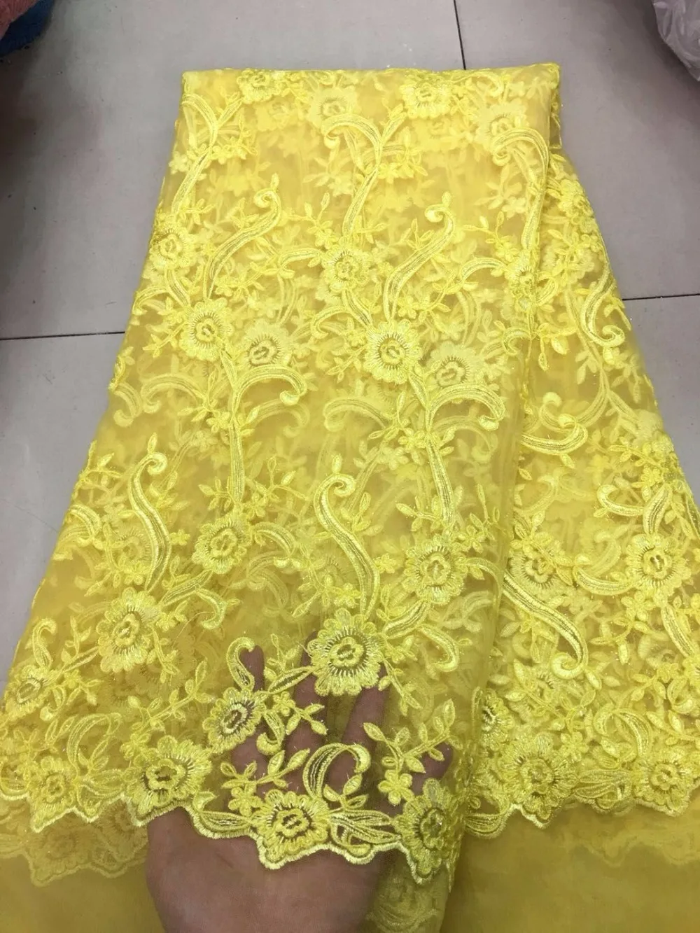 

2019 high-quality Nigerian French lace African lace fabric yellow flower sequin Guipure mesh lace party dress Indian Tissu