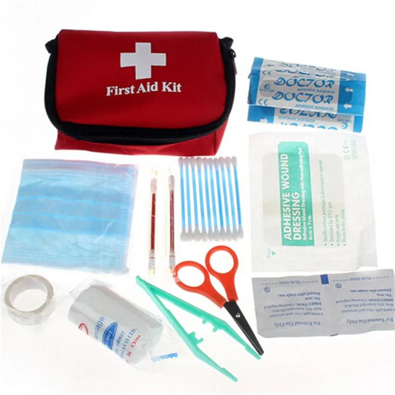 аптечка first aid kit. предметы оказания первой помощи. предметы оказания первой помощи. медицинский набор для оказания первой помощи. аптечка на прозрачном фоне.