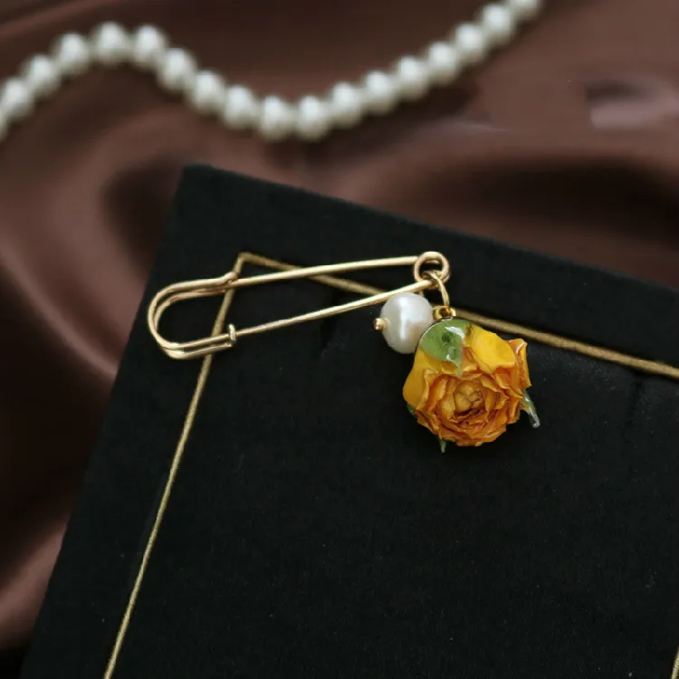

LANMREM Jewelry 2019 New Fashion Pin Fixing Cloth Cardigan Coat Retro Brooch Corsage Temperament Accessories Shawl Buckle YF518