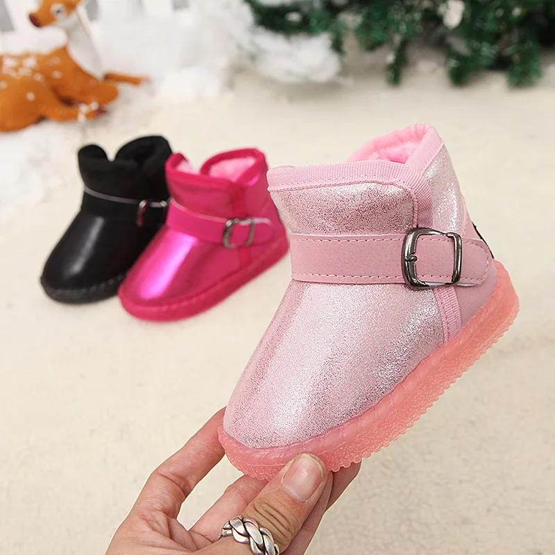 Легкая обувь детские зимние сапоги детская обувь с подсветкой для мальчиков и девочек зимняя подошва из tpr повседневные ботинки Нескользящие плюшевые изнутри кроссовки