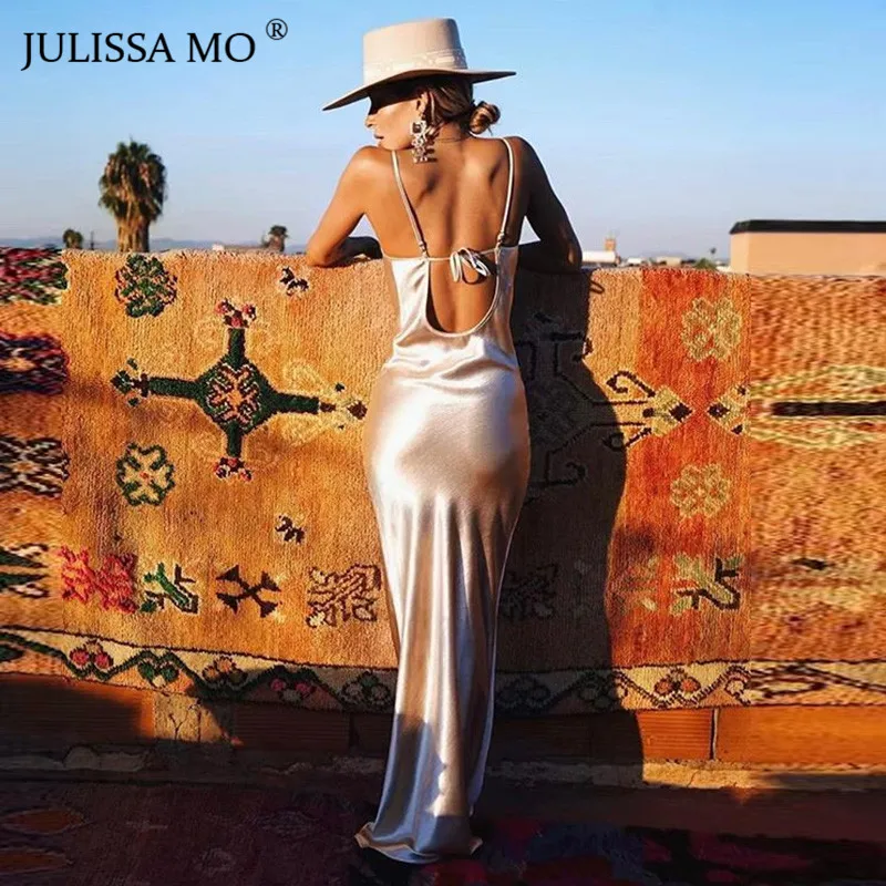 Женское атласное платье JULISSA MO на тонких бретельках с открытой спиной и завязками