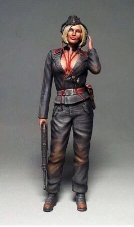 

1/35 Scale Unpainted Resin Figure Female Tanker