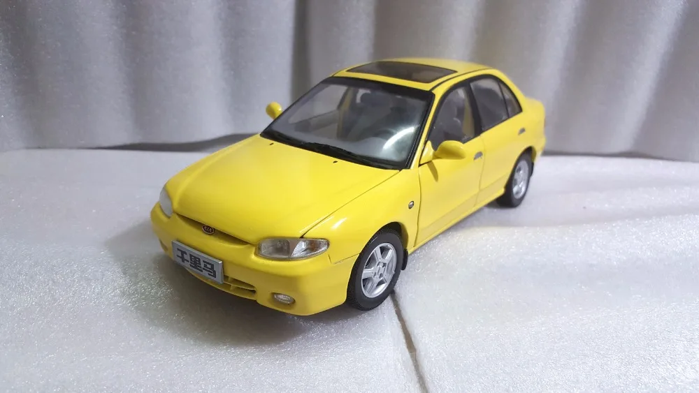1:18 Diecast Model for Kia Maxima Yellow Rare Alloy Toy Car Miniature Collection Gifts 1:18 Diecast Model for Kia Maxima Yellow Rare Alloy Toy Car Miniature Collection Gifts