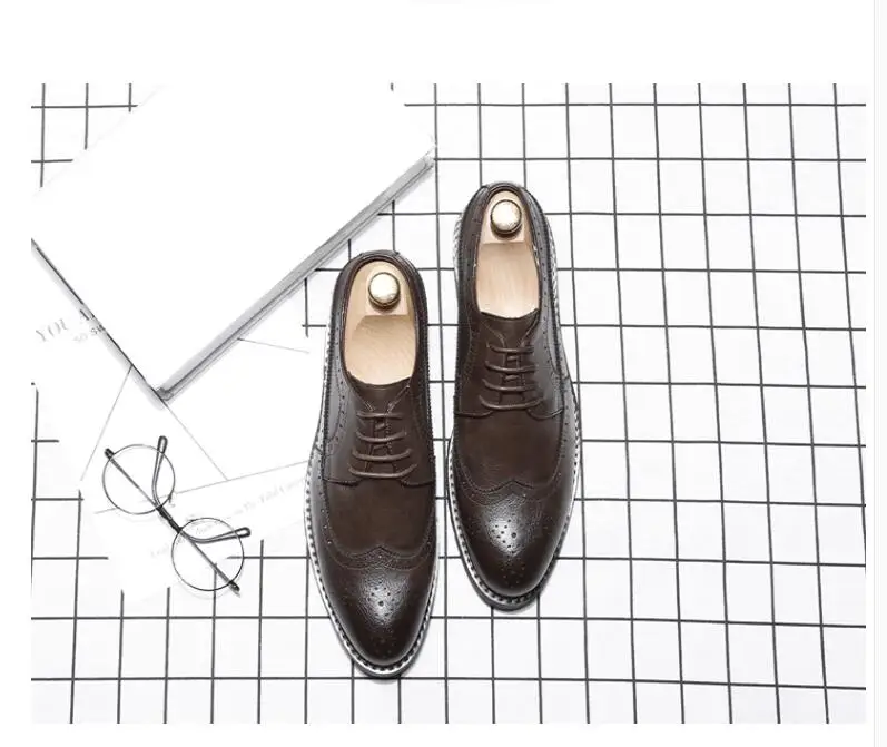 

Men's hot style carved handmade brogues for business meetings and wedding shoes