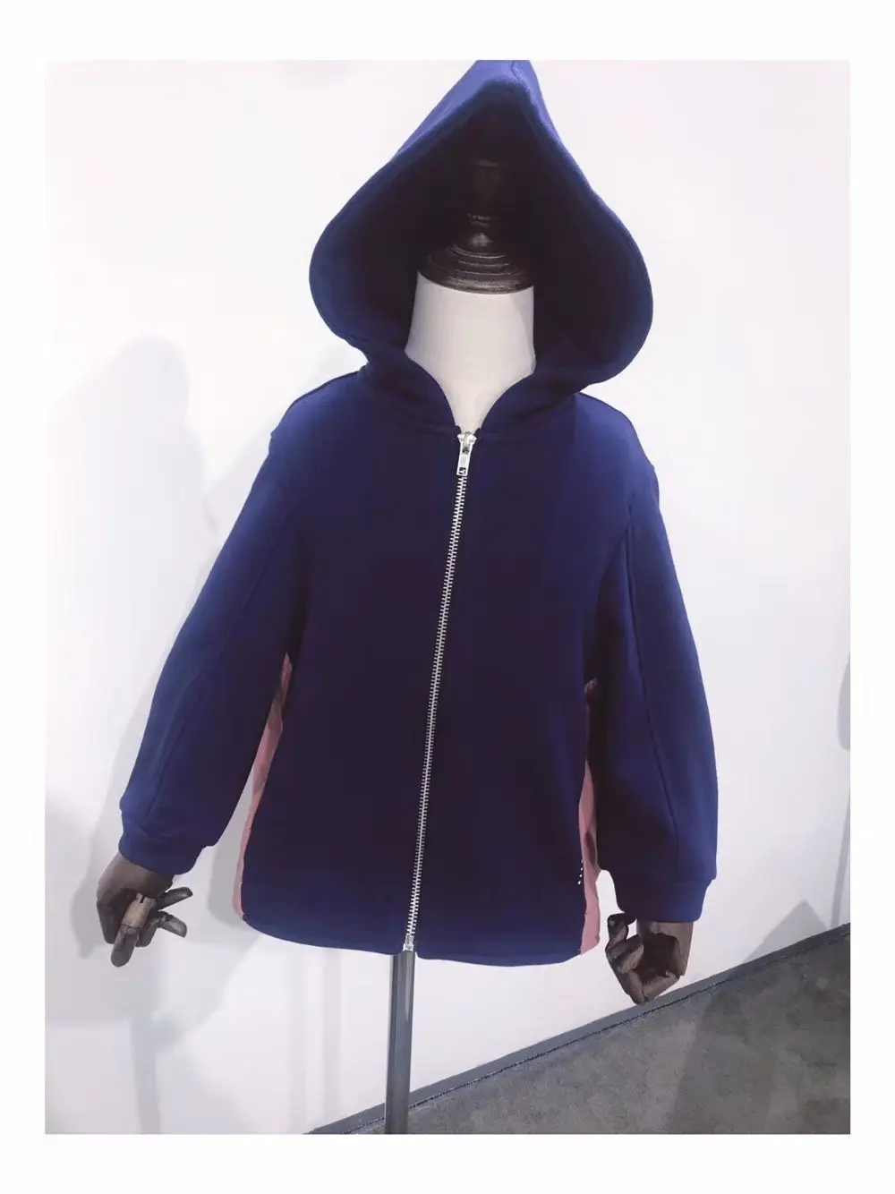 

Children Navy Blue Hoodie Sweatshirt For Boys Girls Outerwear Tops Soft Sweatshirt Hooded Clothes for 2-16 years in March