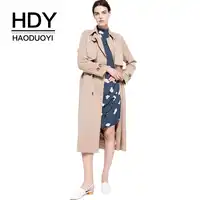 HDY Haoduoyi 2019 秋の新ハイファッションブランドの女性のクラシックダブルブレスト防水トレンチコートレインコートビジネス上着
