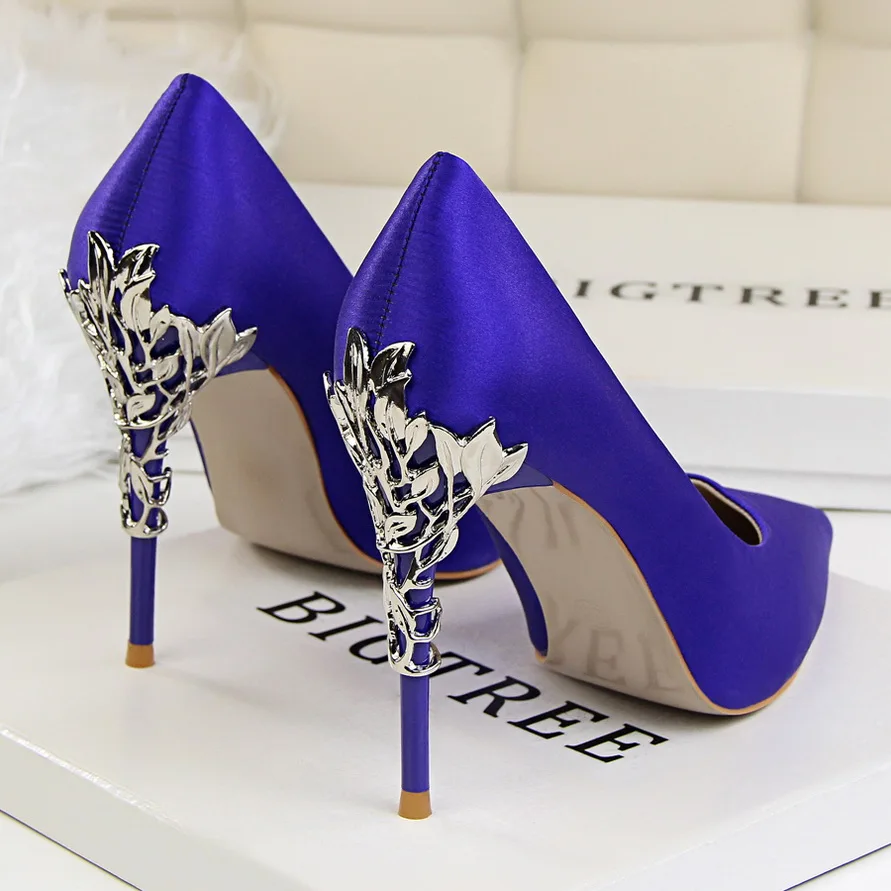 Najtaniej Elegancki metalowy rzeźbione obcasy damskie czółenka 2019 wysokiej jakości moda Sexy jedwabne szpilki 13 kolorów 10cm buty kobieta buty ślubne