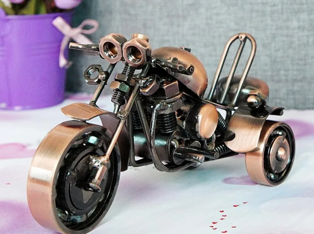Koop Classic vintage retro motorfiets Driewieler kid s favoriete ambachtelijk craft metal model voor thuis koffie bar ornamenten decoratie