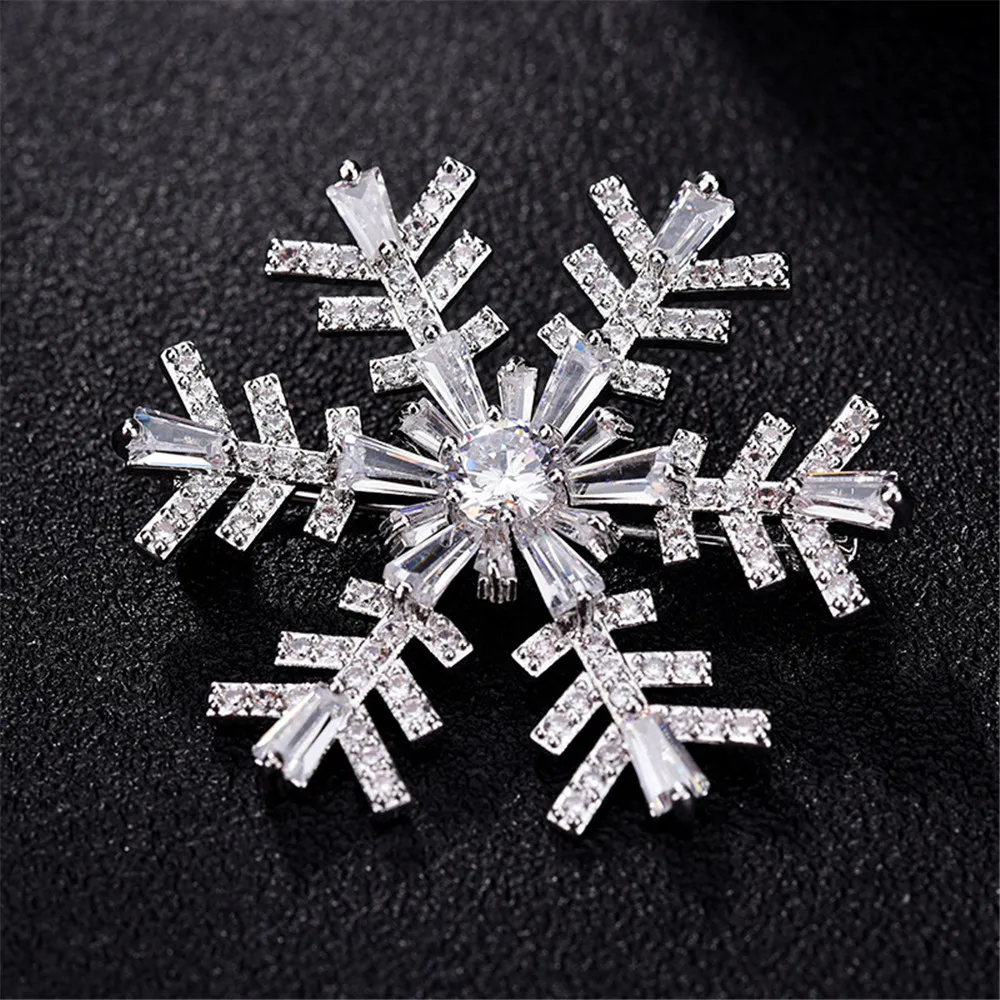 

Winter Snowflake Lady Brooch Sparkling Crystal Copper Large Brooch Pins Jewelry Brooches Women Christmas Gift