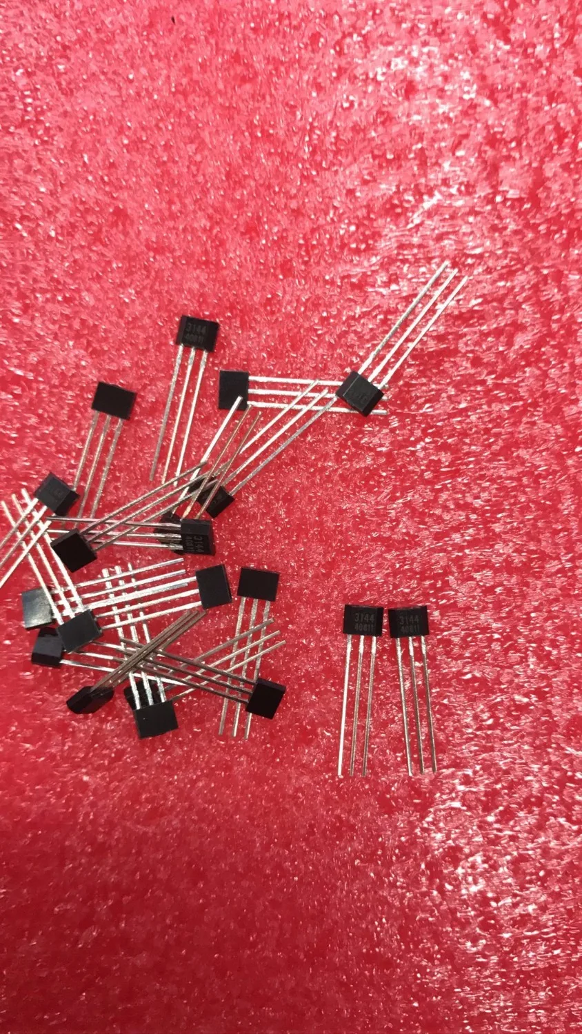 

200pcs/lot A3144 A3144E A3144EUA TO-92S NEW Original free shipping