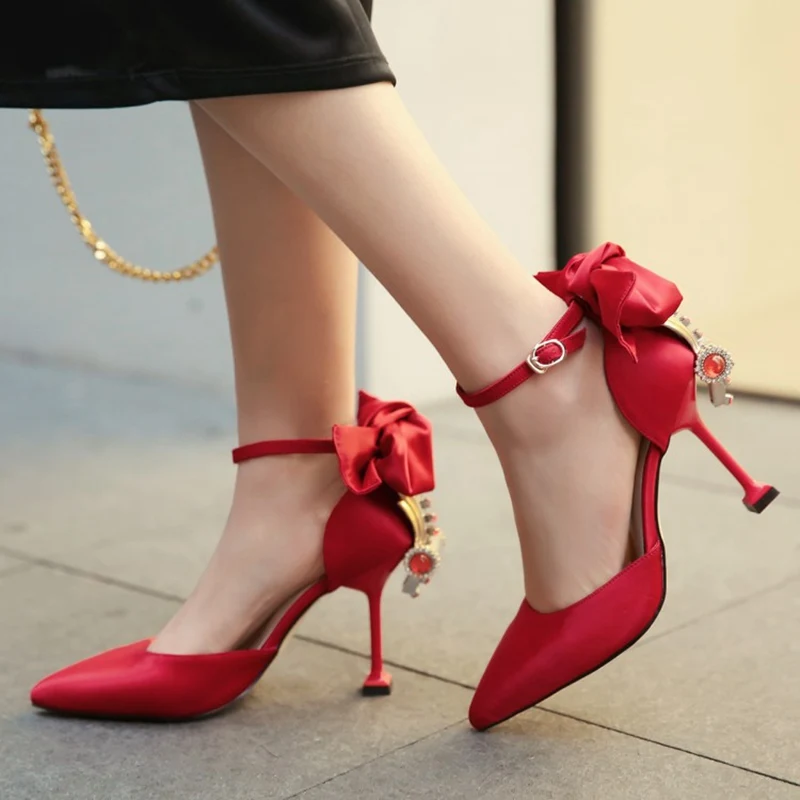 

Black Red Satin Uppers Pointy Toe Strap Buckle Thin High Heels Women's Pumps With Bowknot 2017 New Tredny Fashion Party Shoes