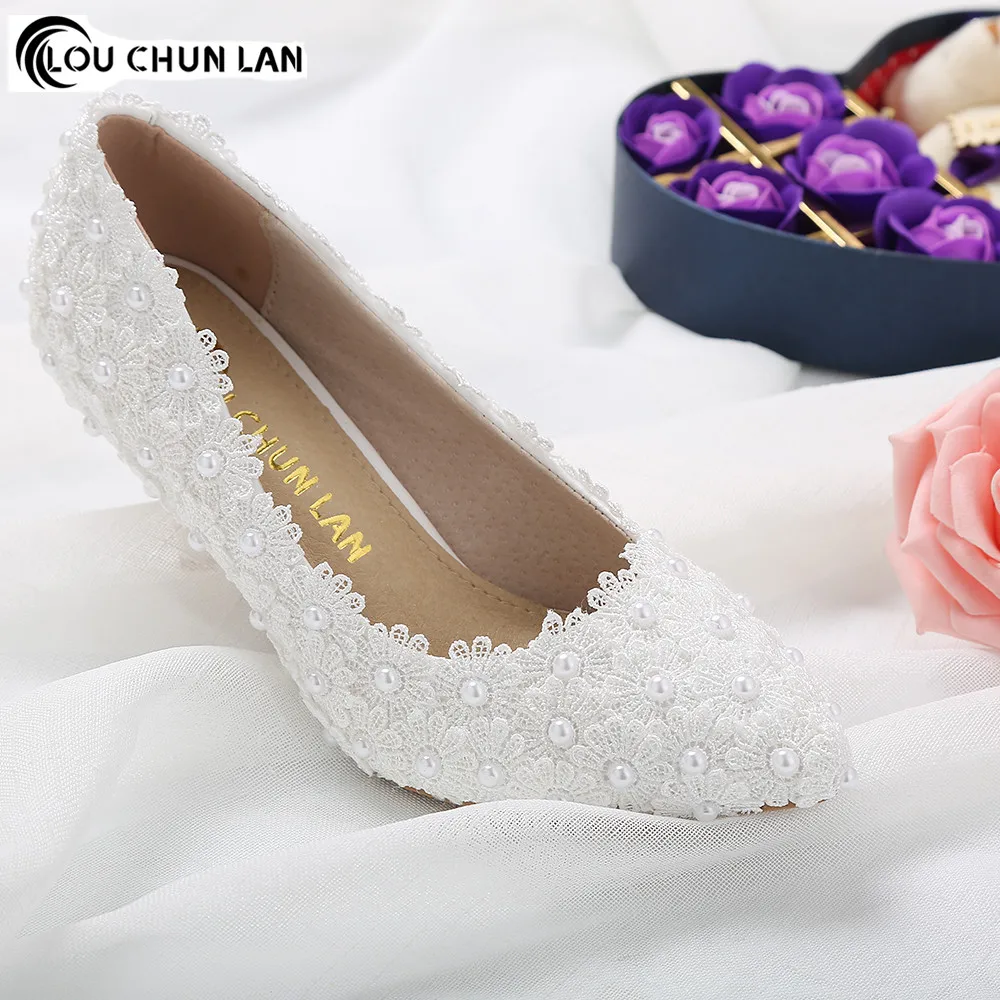 

LOUCHUNLAN Women Shoes Pumps White Flower Lace Pearl Pointed Toe Wedding Shoes Valentine Day Present Party Elegant Women Sandals
